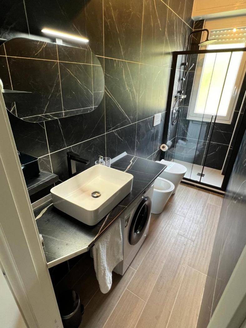 Moderno Ed Elegante Loft Con Balcone Milão Exterior foto