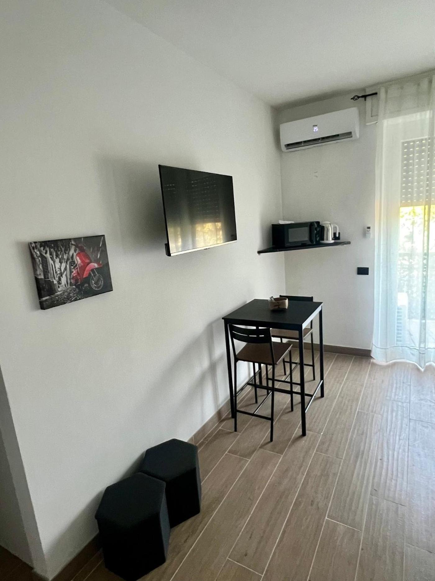 Moderno Ed Elegante Loft Con Balcone Milão Exterior foto